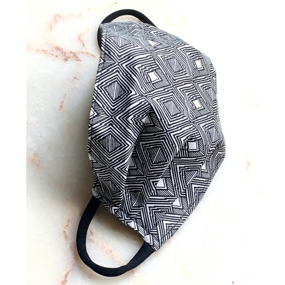 ADULT CLOTH FACE MASK_BLACK/WHITE GEOMETRIC - Picture 4 of 10
